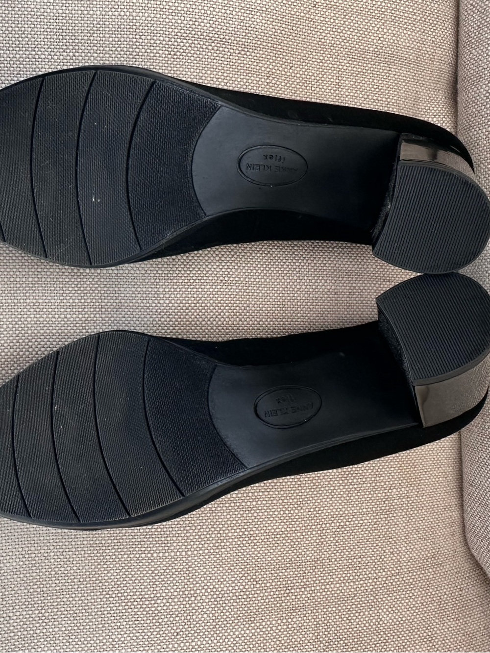 Anne Klein iFlex black round-toe pumps - 9.5M - Picture 4 of 6